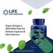 life-extension-super-omega-3-bottle-in-hand – Alt: Hand holding Life Extension Super Omega-3 EPA/DHA Fish Oil 120 softgels bottle

